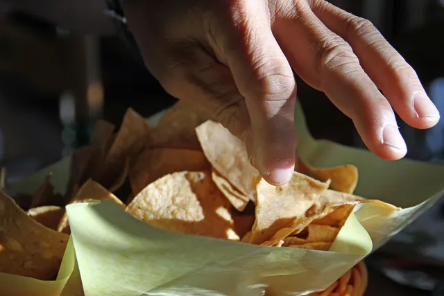 Load image into Gallery viewer, Caramelo Sonoran-Style DUCK Fat Tortillas (12 ct.)